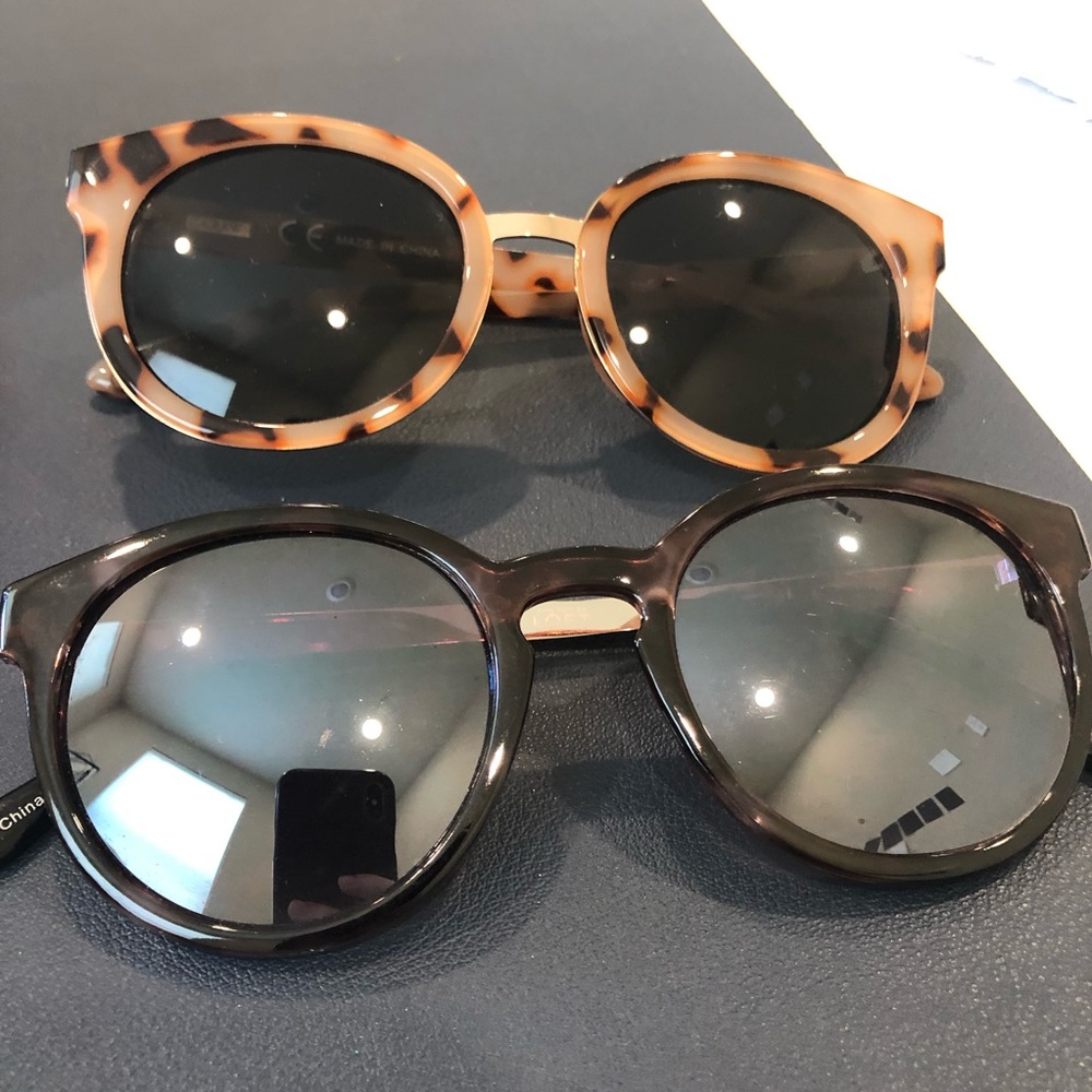 2 pairs of sunglasses